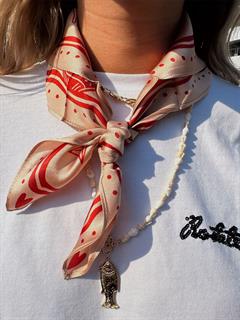 BANDANA COWGIRL IN THE CITY 52X52
