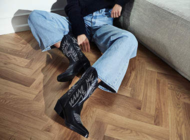 Banner shoes