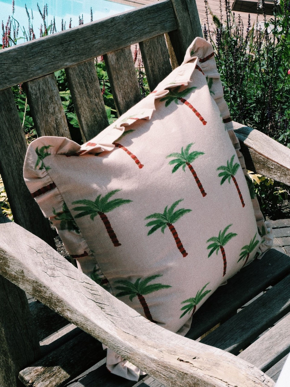 CUSHION LES PALMIERS FRILL