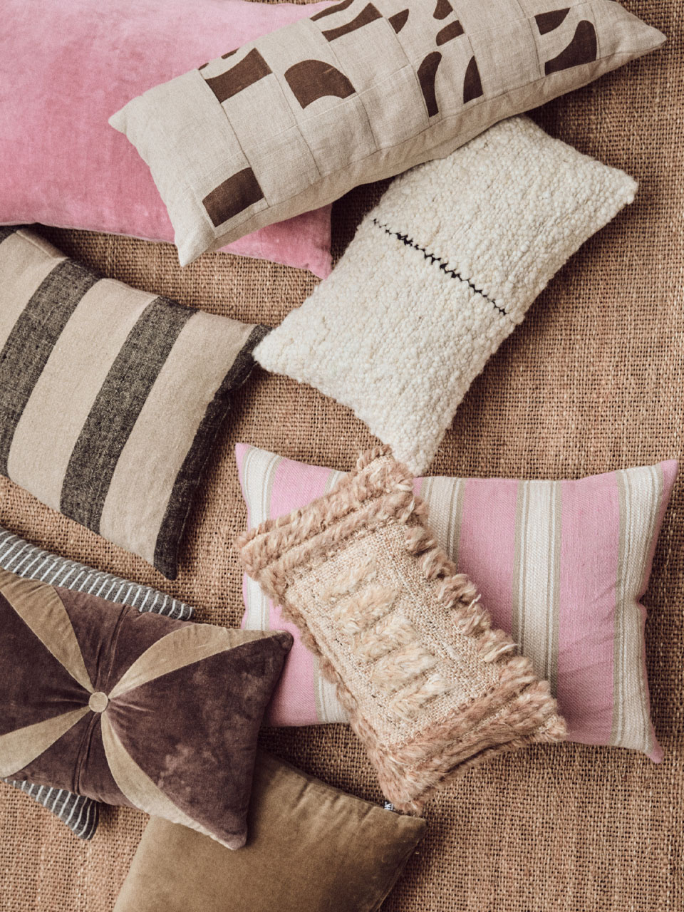 CUSHION WOVEN STRIPED BLUSH 60X40