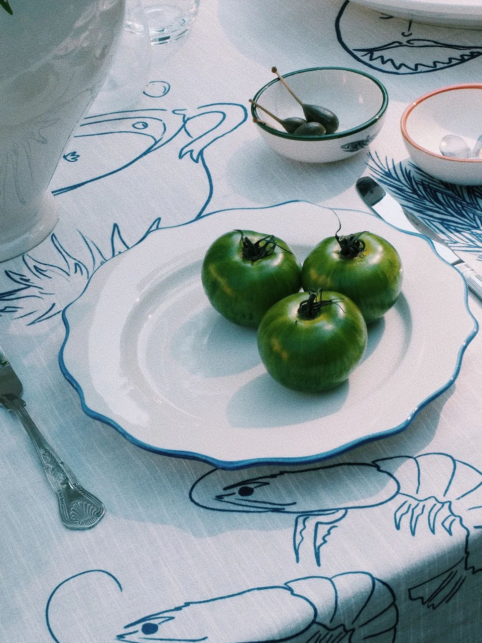 DINNER PLATE MARINE BLUE SCALOPPED