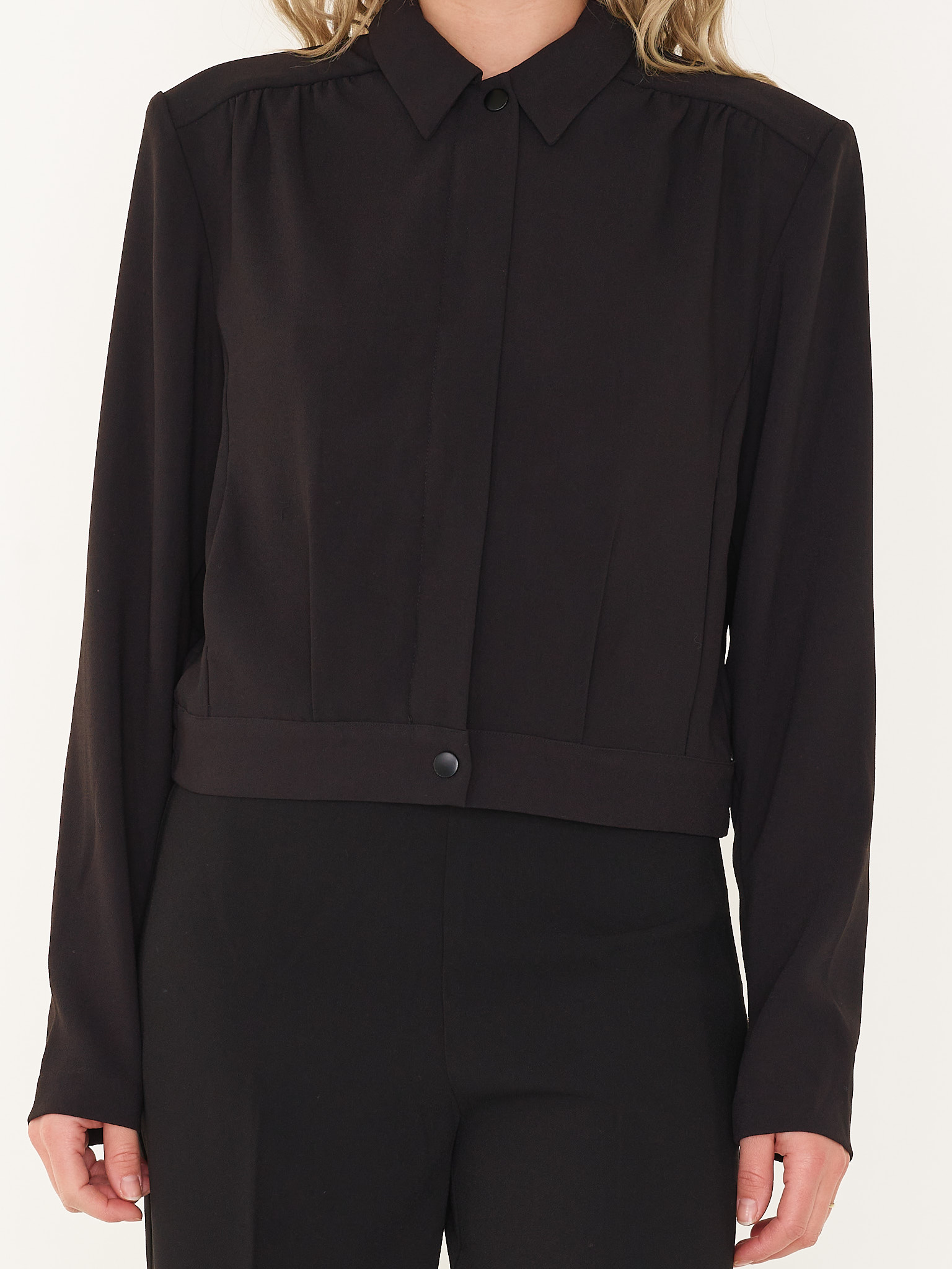 JACK D6FAMKE CROPPED