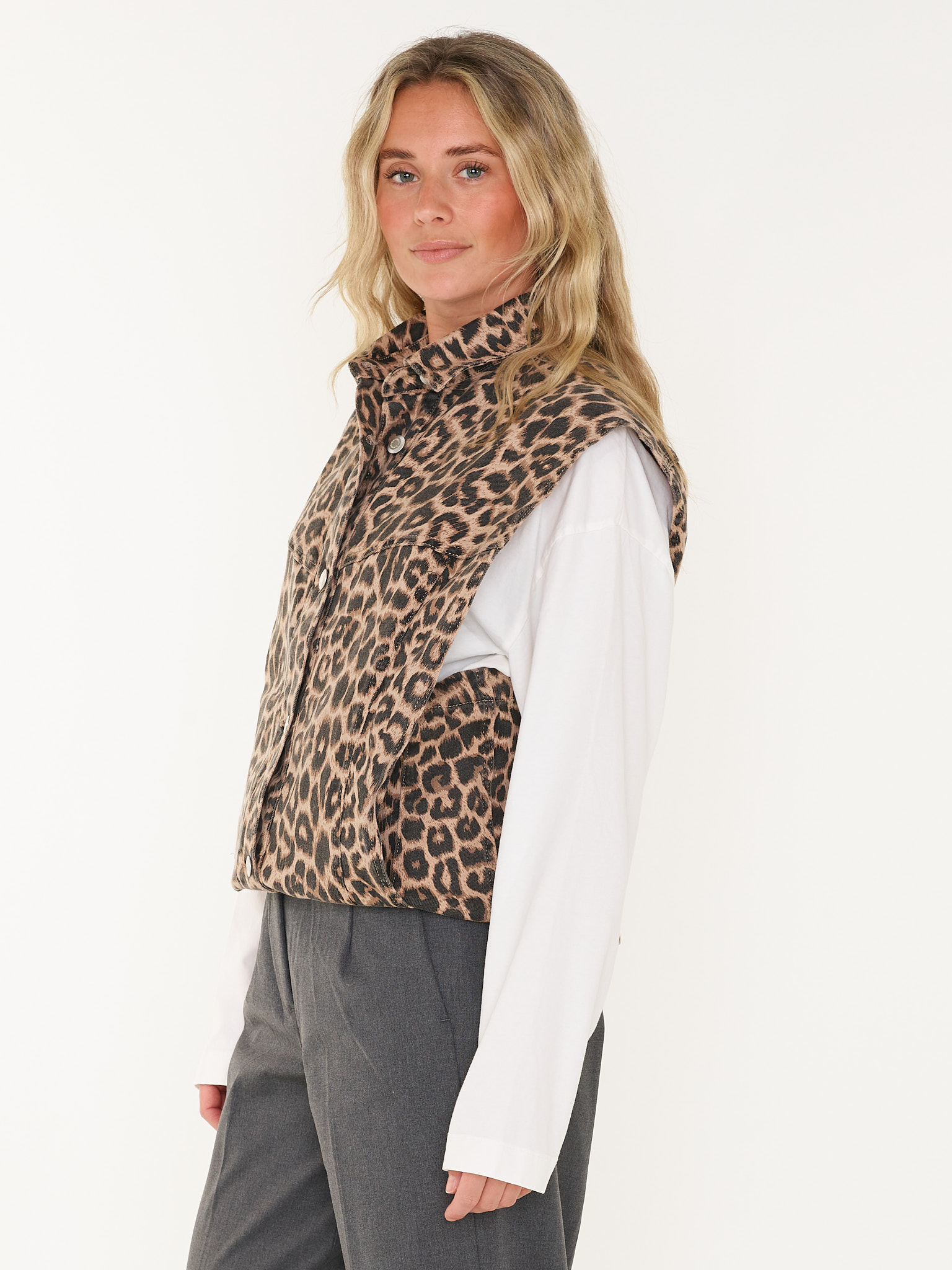JACK SLEEVELESS LEOPARD DENIM