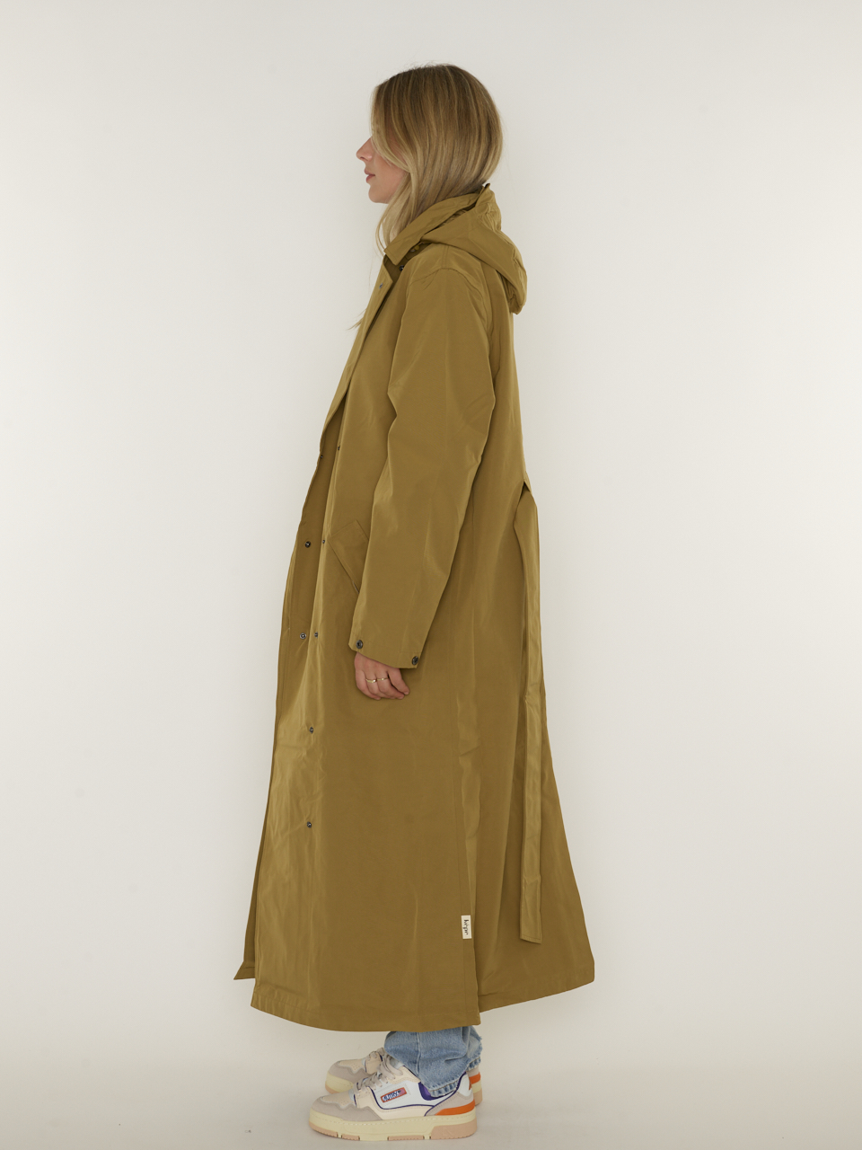K pe JAS THE TRENCHCOAT
