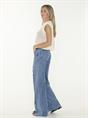 JEANS LOOSE FIT SNAP BUTTONS