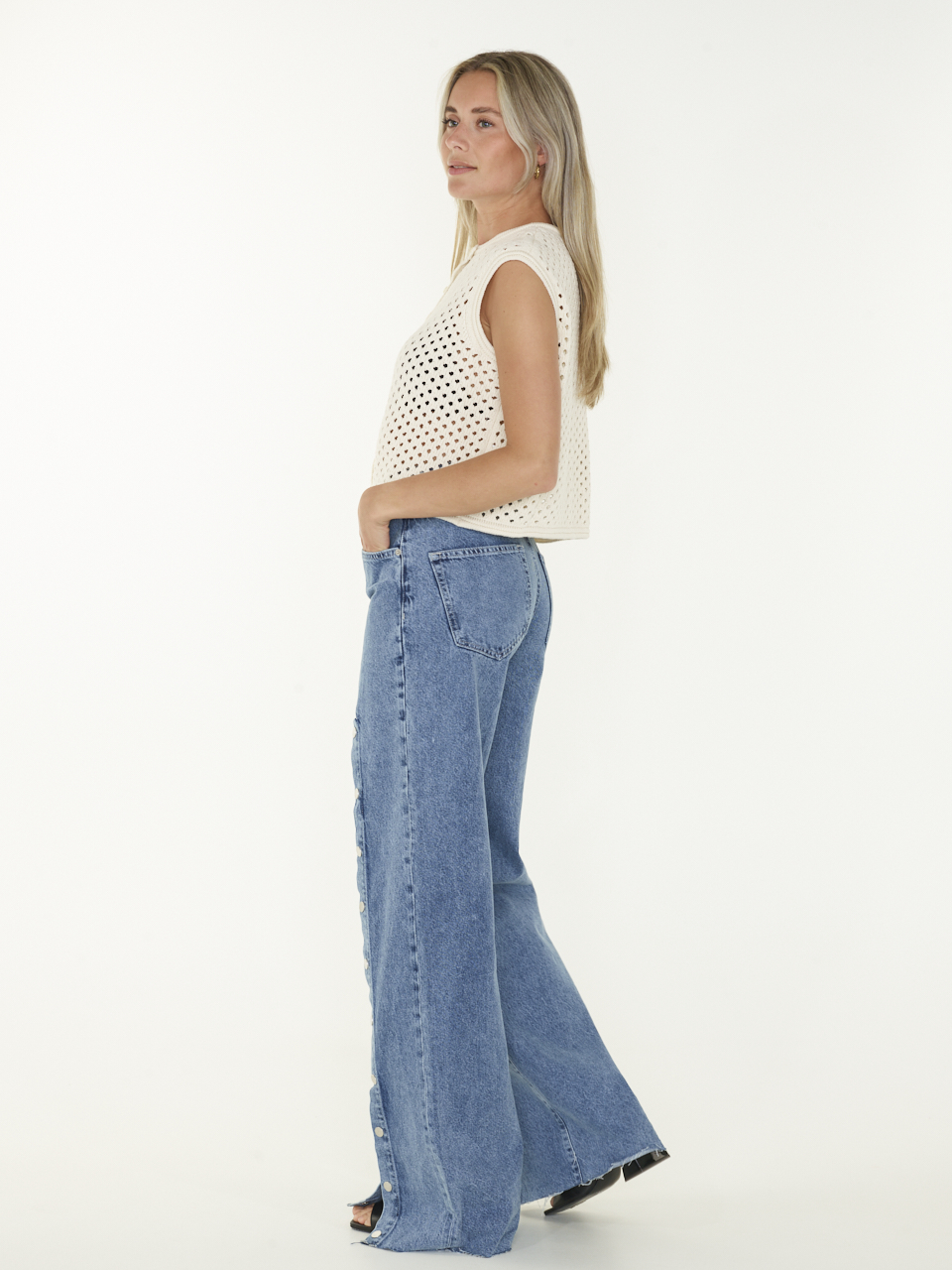 JEANS LOOSE FIT SNAP BUTTONS