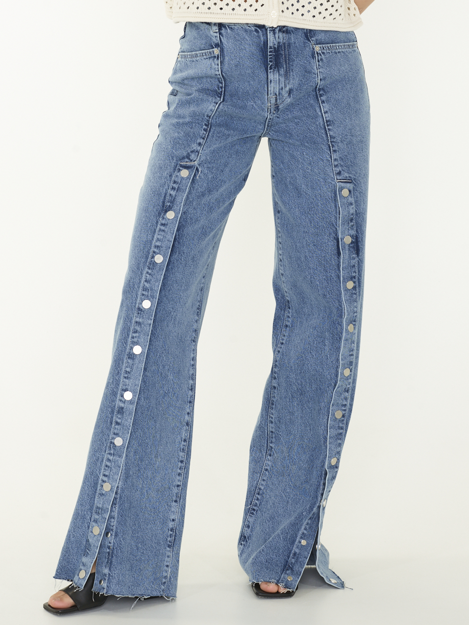 JEANS LOOSE FIT SNAP BUTTONS