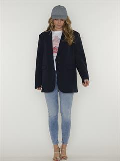 JEANS NEED