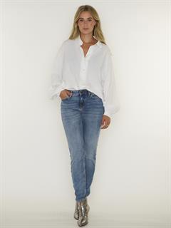 JEANS NEED