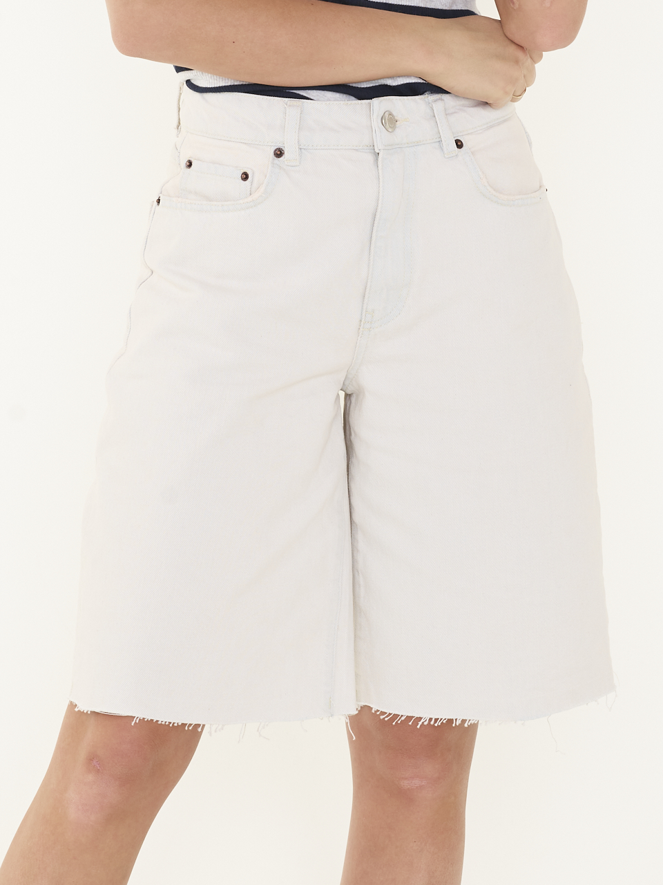 JORT LOOSE FIT BLEACHED