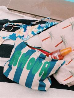 MAKE-UP BAG AMOUR
