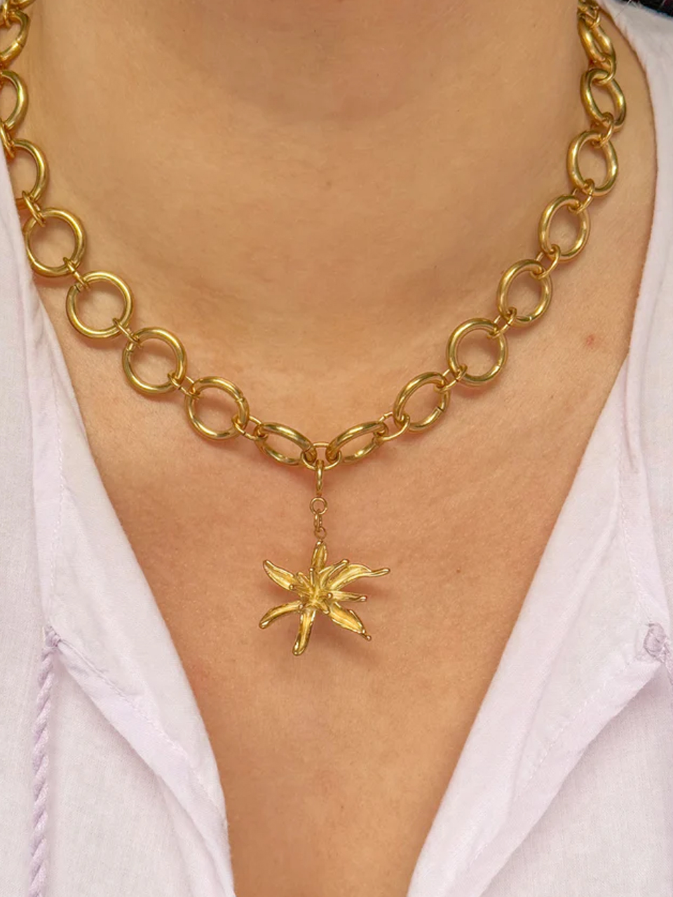 NECKLACE GOLDEN BEE