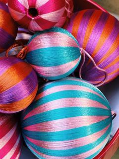 ORNAMENT BIG CORDED TURQUOISE AND PINK
