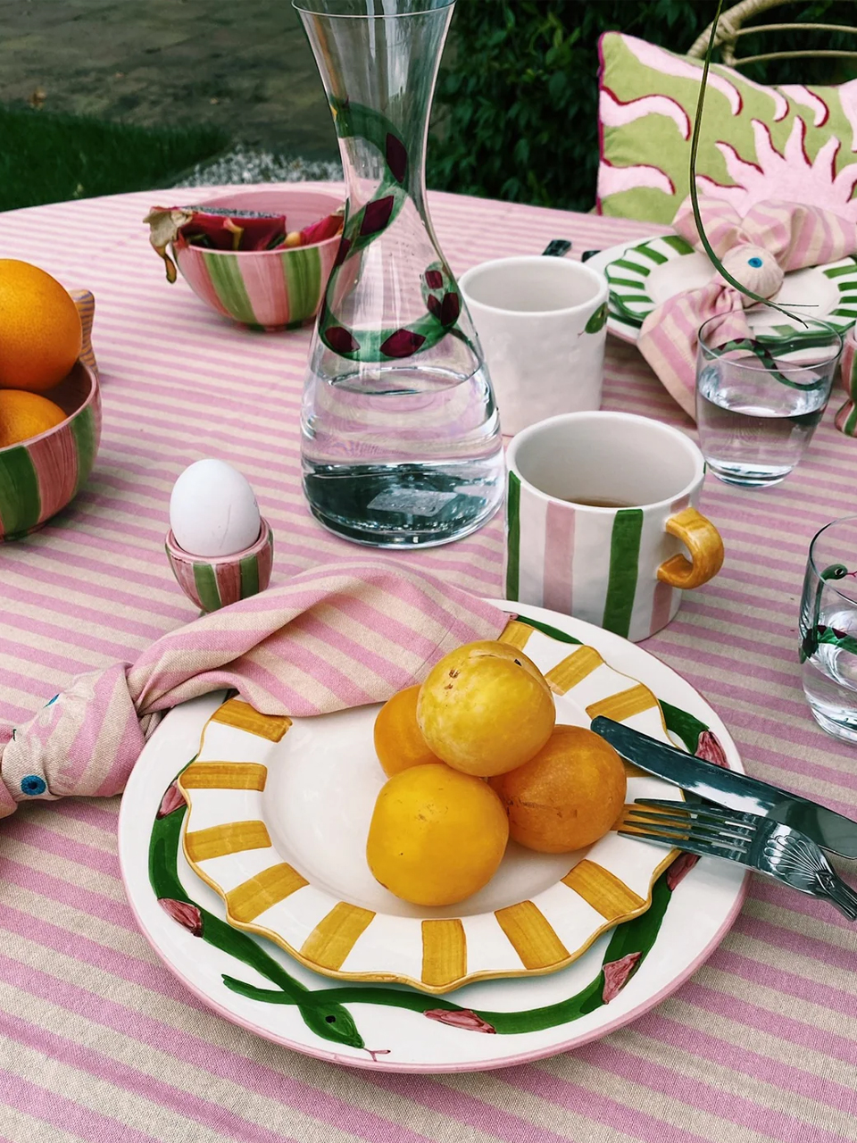 PLATE YELLOW SCALLOPED BREAKFAST