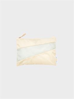 POUCH THE NEW MEDIUM
