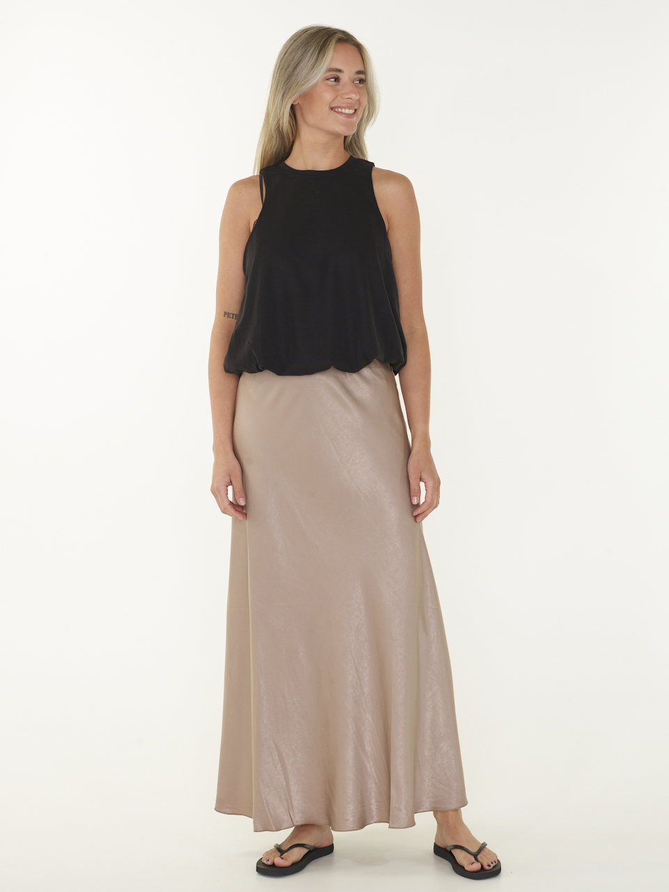 ROK MSCHNICOLETTE ULLAS