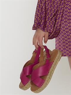 SANDAL CROSSED
