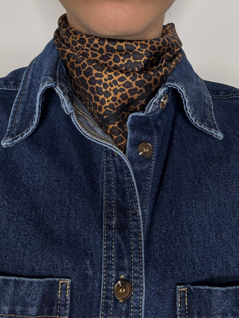 SCARF LEO 50X50
