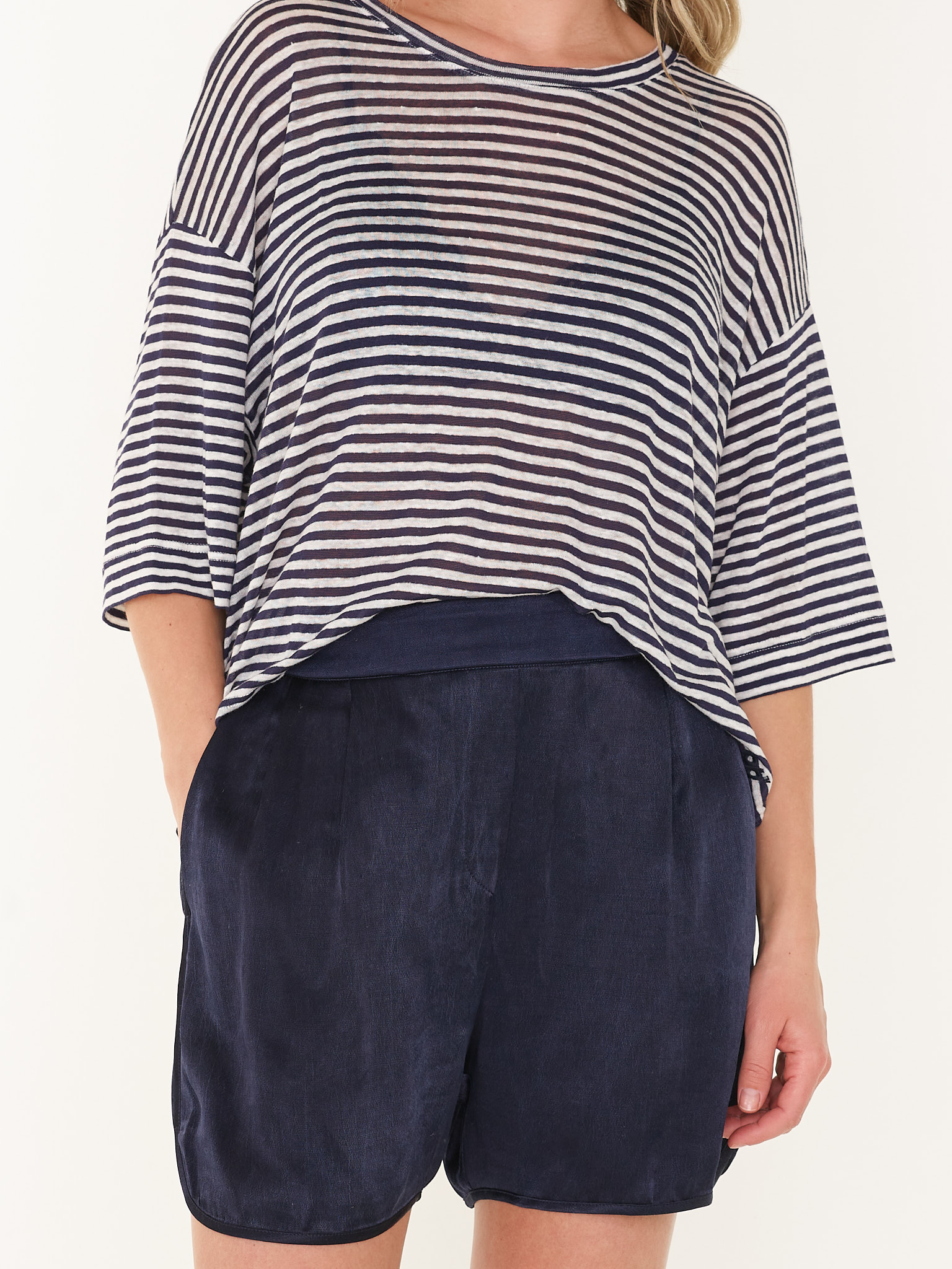 SHORT SWAEL