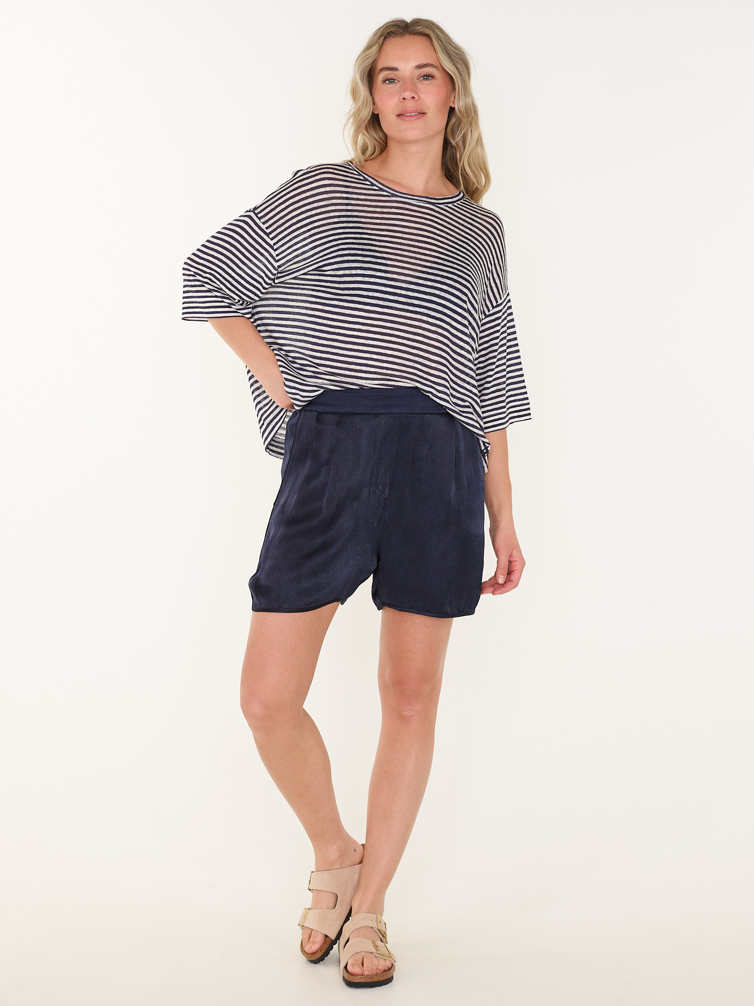 SHORT SWAEL