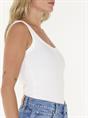 SINGLET SCOOP NECK RIB