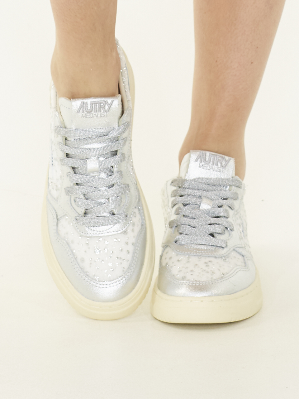 SNEAKER MEDALIST LOW