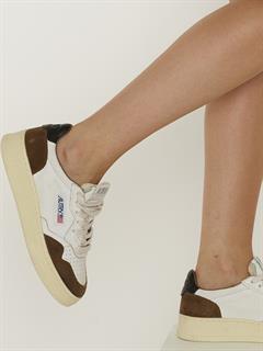 SNEAKER MEDALIST LOW