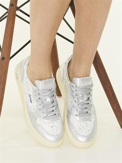 SNEAKER MEDALIST LOW
