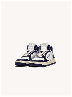 SNEAKER MEDALIST MID