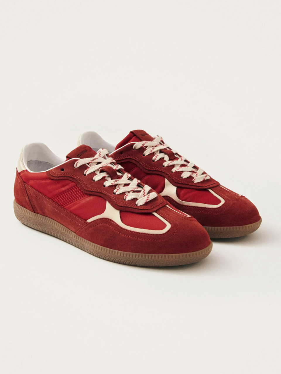 SNEAKER RIFE