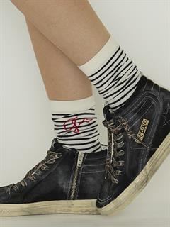 SNEAKER SLIDE