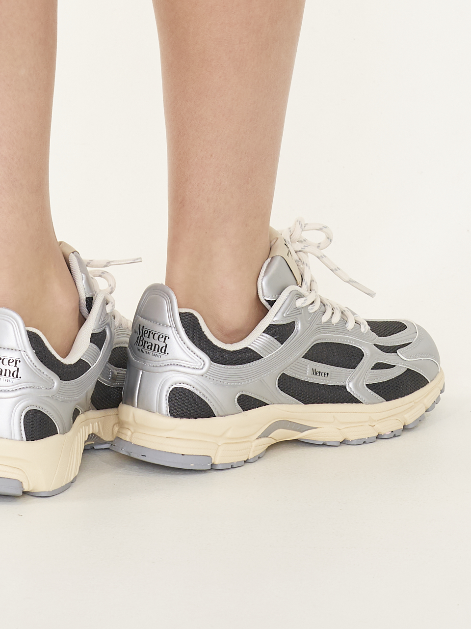 SNEAKER THE RE-RUN HIGH FREQUENCY