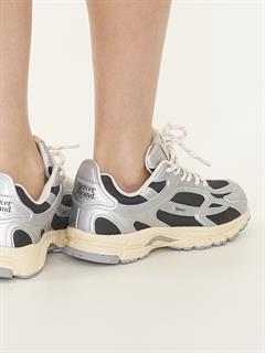 SNEAKER THE RE-RUN HIGH FREQUENCY
