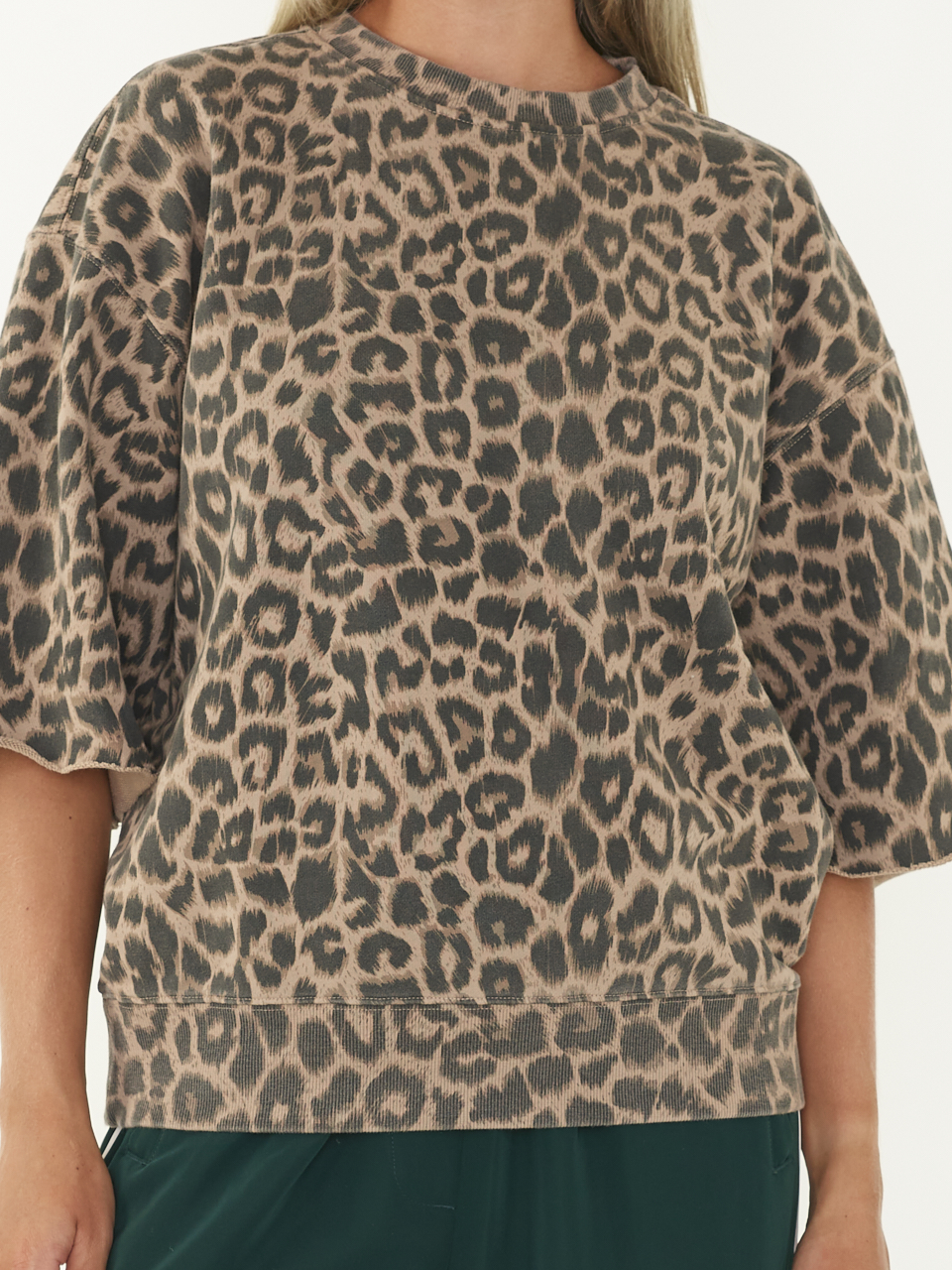 SWEAT SHORT SLEEVE LEOPARD