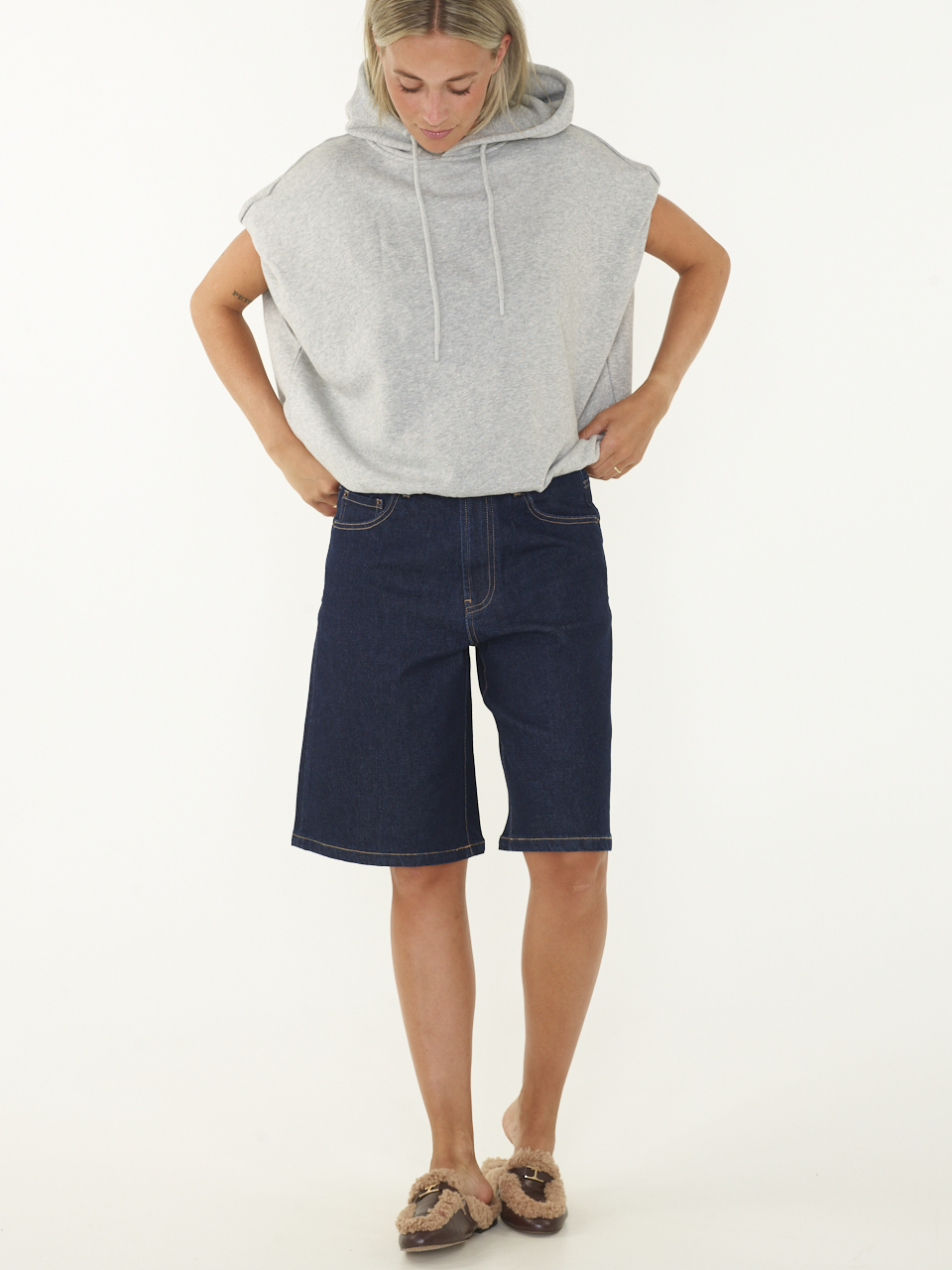 SWEAT SLEEVELESS HOODIE