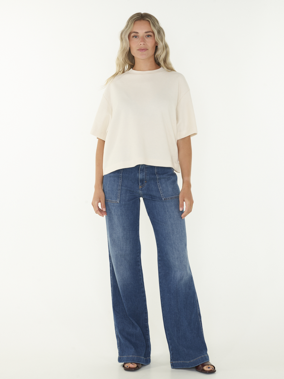 T-SHIRT BACK SLIT