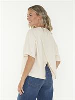 T-SHIRT BACK SLIT