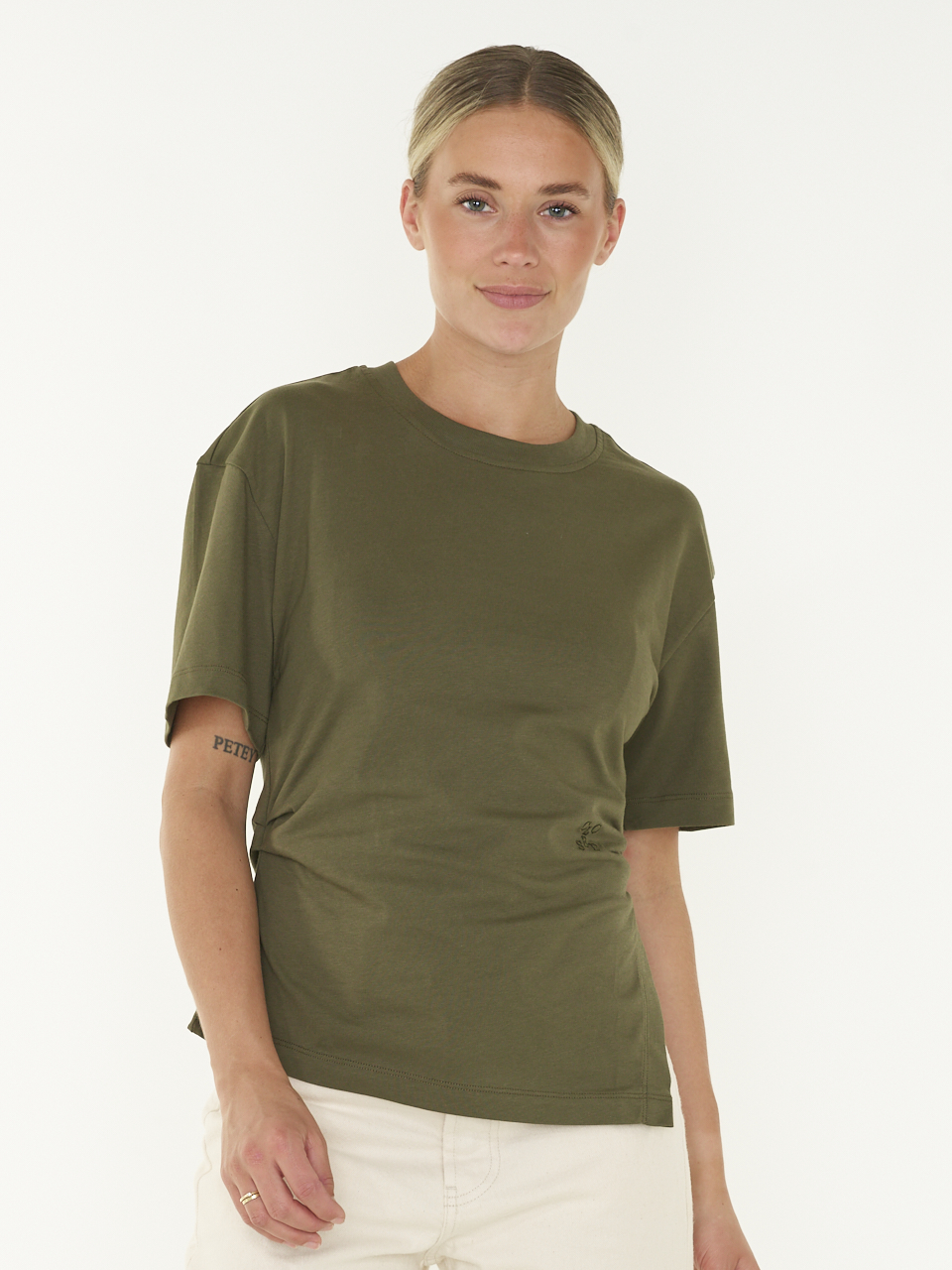 T-SHIRT DRAPED