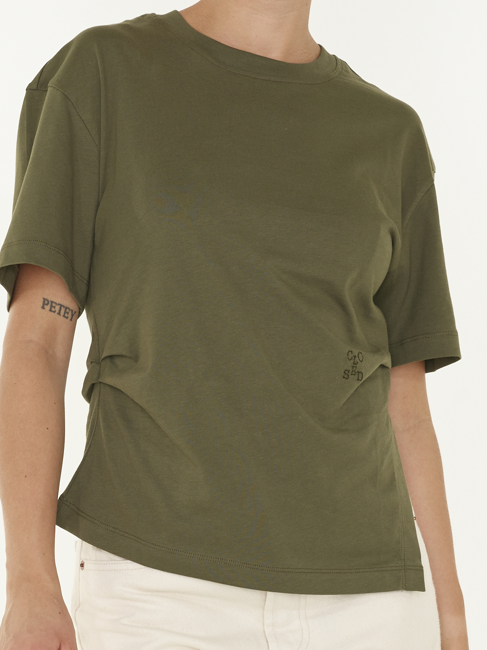 T-SHIRT DRAPED