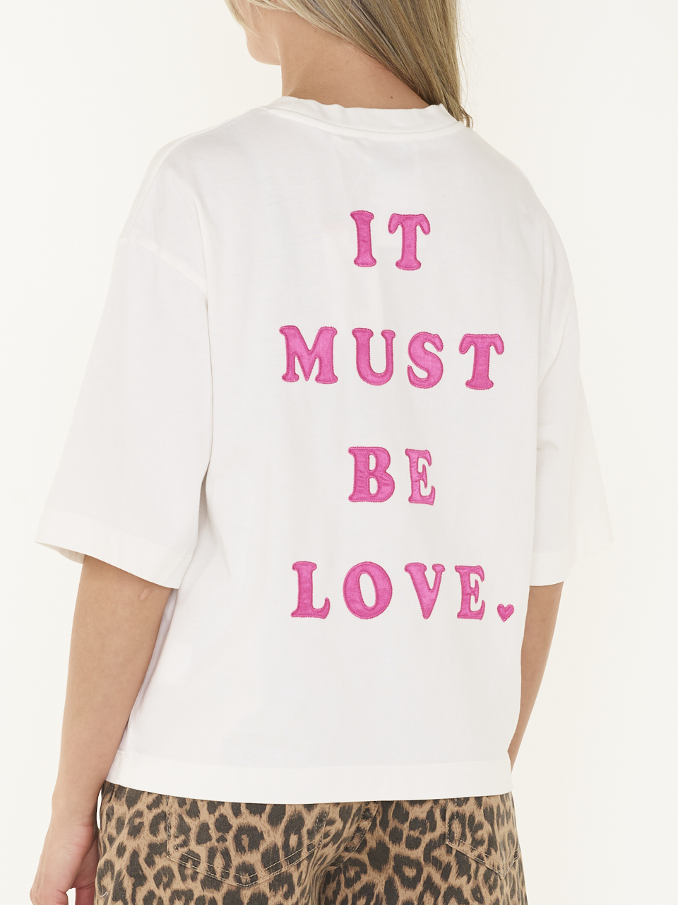 T-SHIRT GRAPHIC