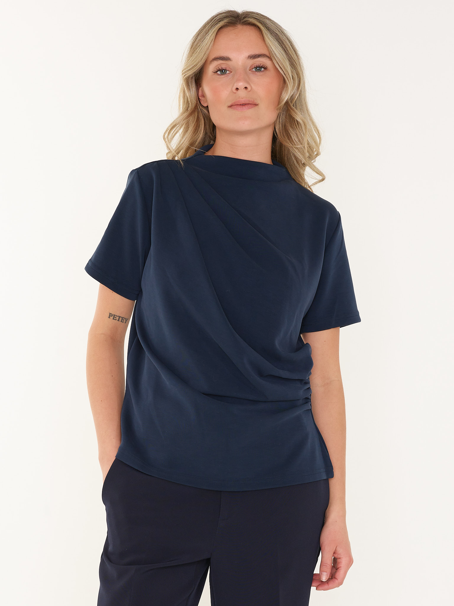 T-SHIRT HELLEMW