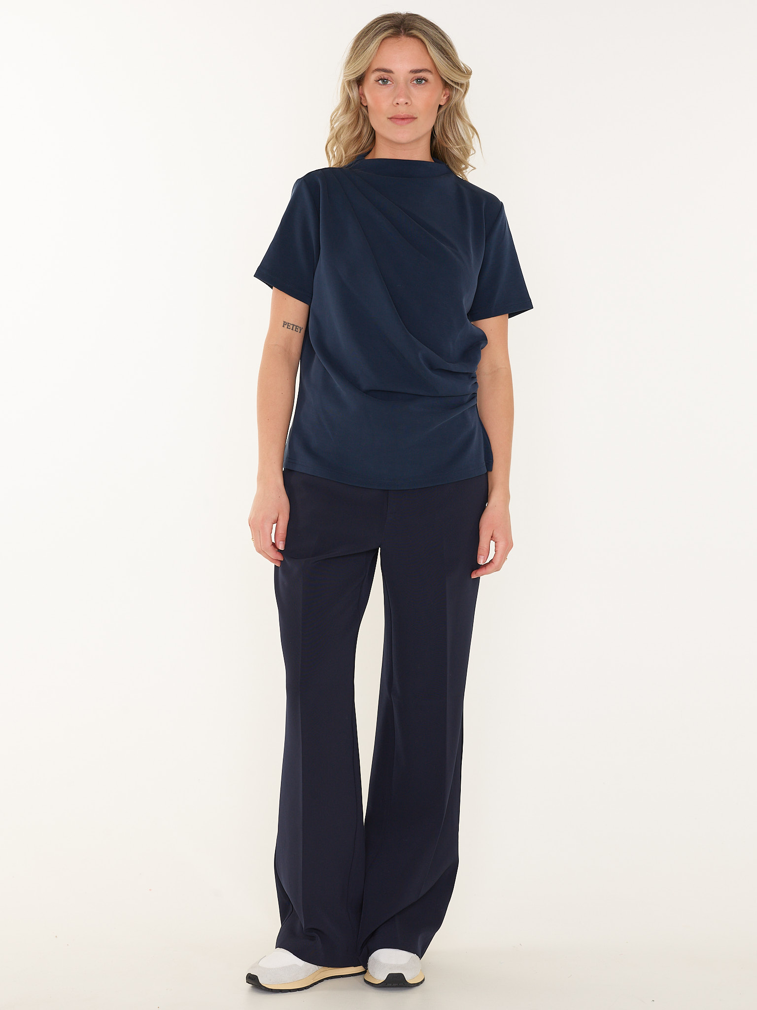 T-SHIRT HELLEMW