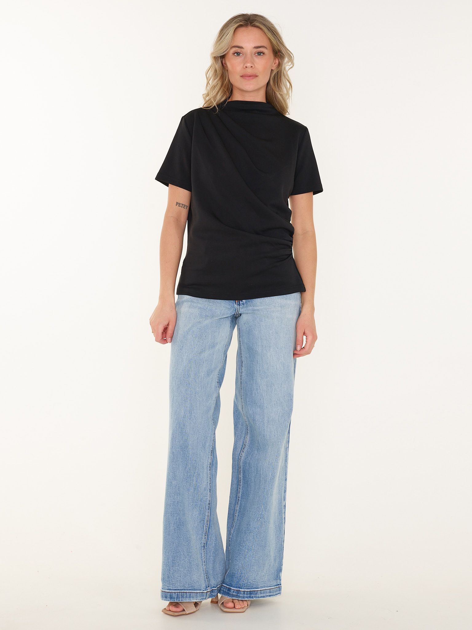 T-SHIRT HELLEMW