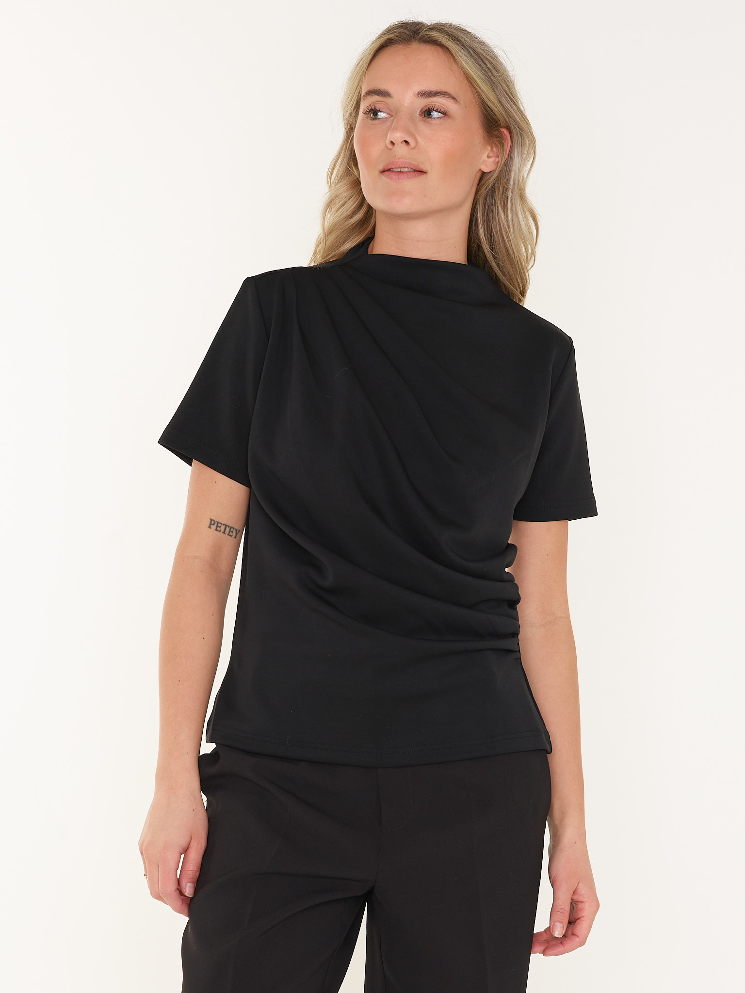 T-SHIRT HELLEMW