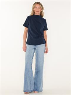 T-SHIRT HELLEMW