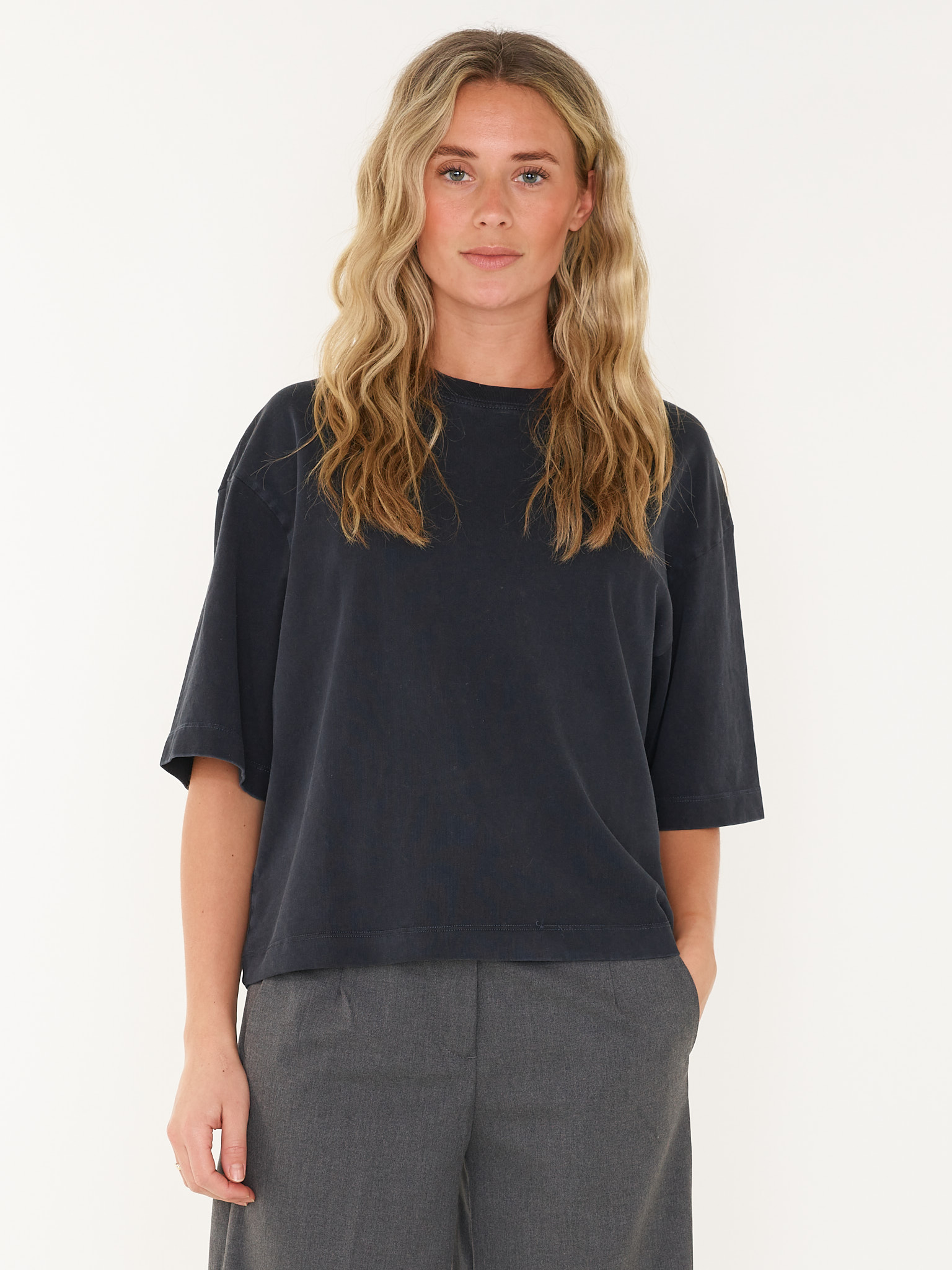 T-SHIRT LOOSE FIT