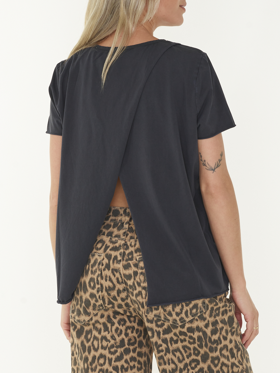T-SHIRT OVERLAY