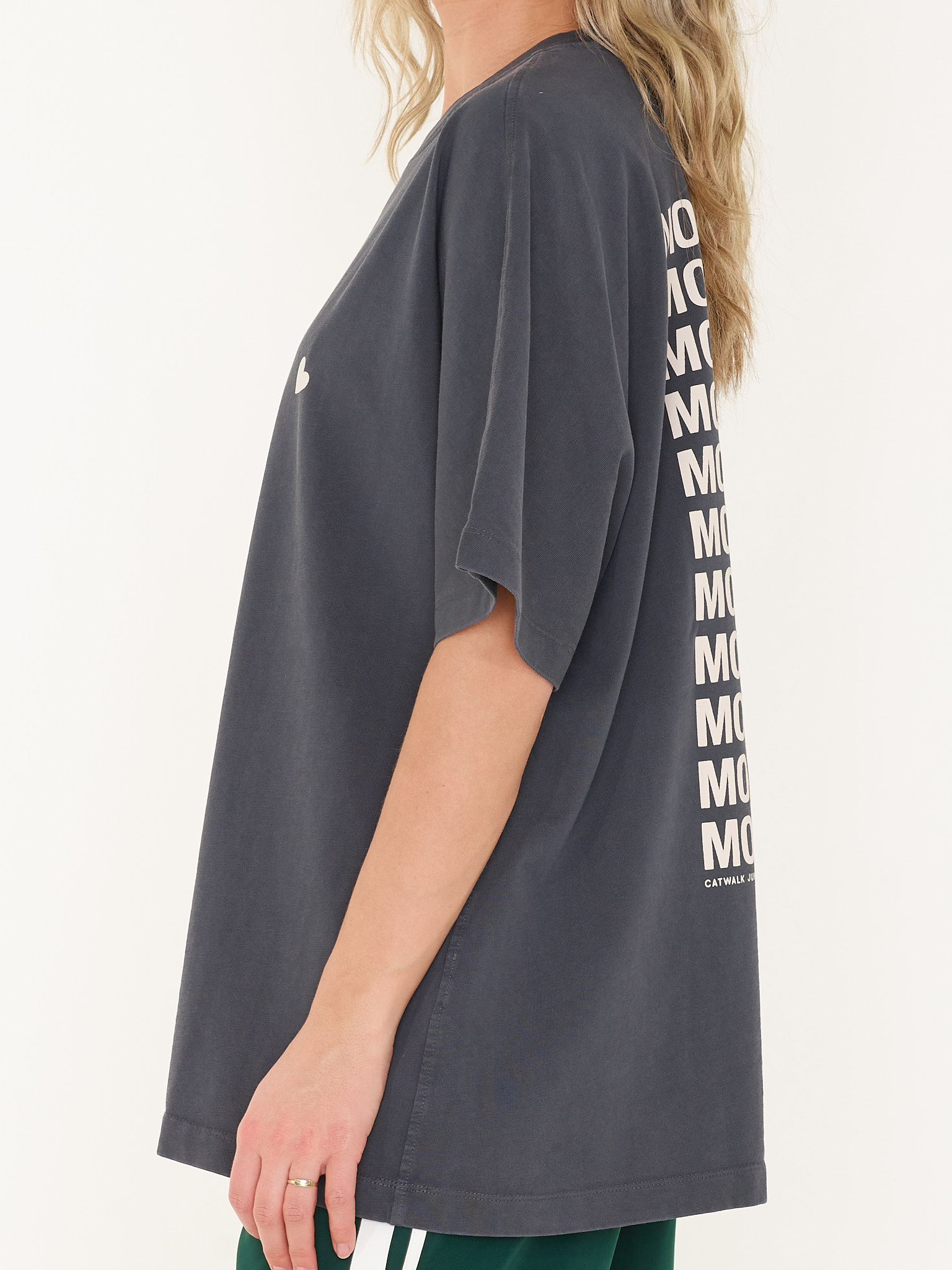 T-SHIRT OVERSIZED GRAPHIC