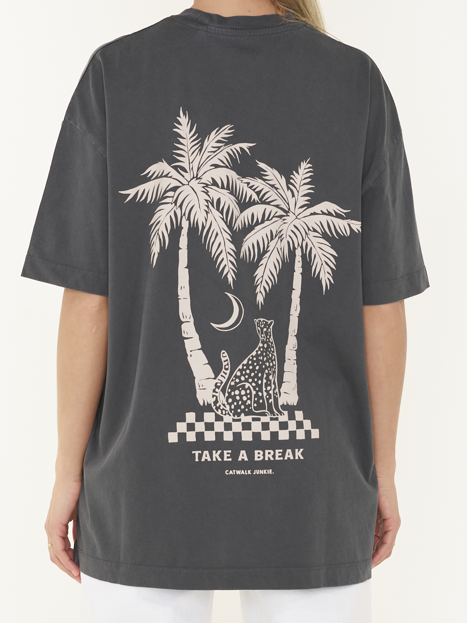 T-SHIRT OVERSIZED GRAPHIC