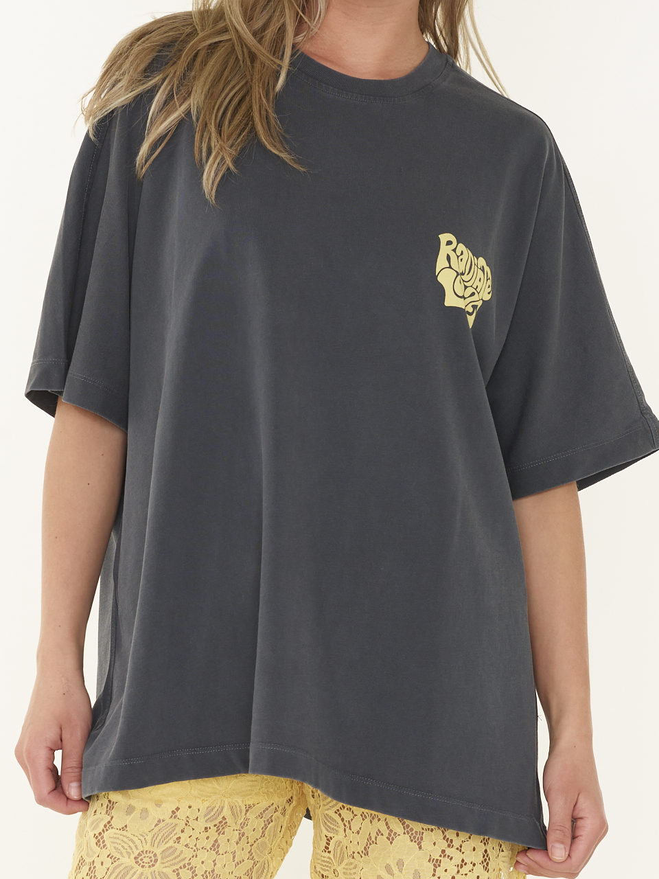 T-SHIRT OVERSIZED GRAPHIC